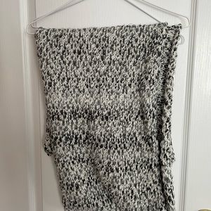 Roots infinity scarf. Heather grey with white.